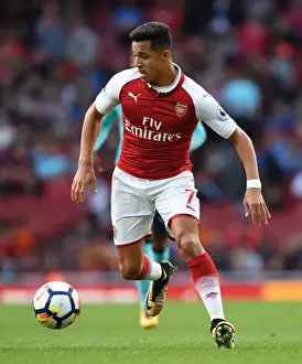 Alexis Sanchez: Arsenal Star in Action against AFC Bournemouth, Premier League 2017-18