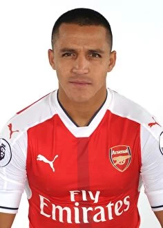 Images Dated 3rd August 2016: Alexis Sanchez at Arsenal's 2016-17 Team Photocall