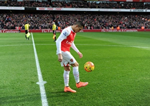 Alexis Sanchez Gears Up for Arsenal vs. Leicester City Showdown (2015-16)