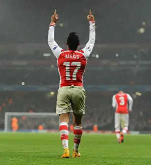 Alexis Sanchez Scores as Arsenal Tops Borussia Dortmund in Champions League Showdown