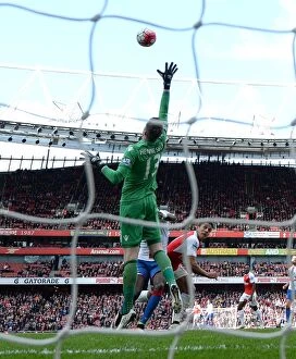 Images Dated 17th April 2016: Alexis Sanchez's Dramatic Header: Arsenal's Winning Goal Against Crystal Palace