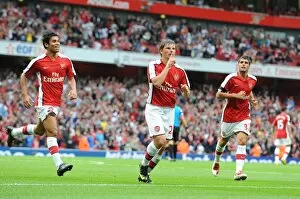 Andrey Arsahvin celebrates scoring the 1st Arsenal