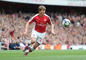 Images Dated 9th May 2010: Andrey Arshavin (Arsenal). Arsenal 4: 0 Fulham, Barclays Premier League