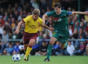 Andrey Arshavin (Arsenal) Dombi (Neusiedl). SC Neusiedl 0:4 Arsenal, Sportzentrum Neusiedl Andrey Arshavin (Arsenal) Dombi (Neusiedl). SC Neusiedl 0:4 Arsenal, Sportzentrum Neusiedl