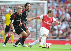Andrey Arshavin (Arsenal) Ignazio Abate (Milan). Arsenal 1:1 AC Milan. Emirates Cup Andrey Arshavin (Arsenal) Ignazio Abate (Milan). Arsenal 1:1 AC Milan. Emirates Cup