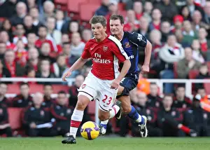 Arsenal V Sunderland 2008-9 Prints: Andrey Arshavin (Arsenal) Teemu Tainio (Sunderland)