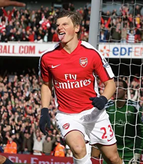 Andrey Arshavin celebrates the 1st Arsenal goal