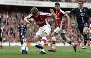 Arshavin Andrey Collection: Andrey Arshavin scores Arsenals 3rd goal