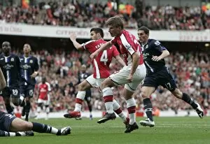 Arshavin Andrey Collection: Andrey Arshavin scores Arsenals 3rd goal