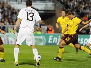 Andrey Arshavin shoots past Vladimir Stojkovic to score the 1st Arsenal goal