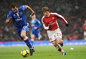 Ardrey Arshavin (Arsenal) Lucas Neill (Everton). Arsenal 2: 2 Everton, Barclays Premier League