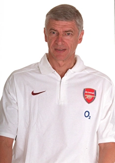 Arsenal 1st Team Photocall. Arsenal Stadium, Highbury, London, 4/8/05