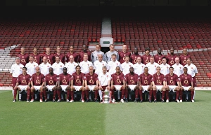 The Team Collection: Arsenal 1st Team Photocall. Arsenal Stadium, Highbury, London, 4 / 8 / 05