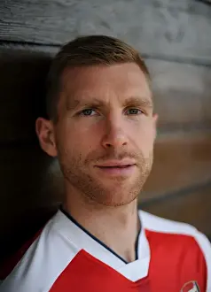 Arsenal 1st Team Squad: Per Mertesacker at 2016-17 Photocall