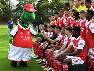 Arsenal 2022-23 Squad Farewell Shoot with Gunnersaurus