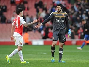 Images Dated 17th April 2016: Arsenal: Bellerin and Cech's Victory Celebration vs Crystal Palace (2015-16)