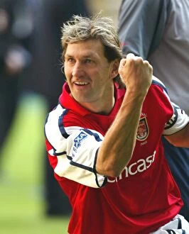 Arsenal v Chelsea FA Cup Final Collection: Arsenal captain Tony Adams celerbates after the match. Arsenal 2: 0 Chelsea