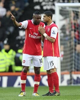 Derby County v Arsenal 2007-8 Collection: Arsenal captain William Gallas talks with Denilson before the match