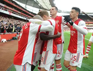Arsenal Celebrate Bukayo Saka's Goal Against Manchester City (2021-22)