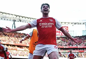 Arsenal Celebrate as Declan Rice Scores Second Goal Against Manchester United (2023-24)