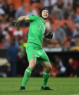 Arsenal Celebrate Europa League Semi-Final Victory over Valencia