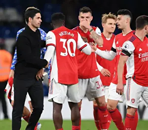 Arsenal Celebrate Hard-Fought Victory Over Chelsea in Premier League Showdown