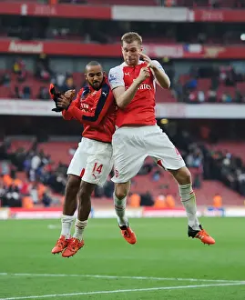 Arsenal Celebrate Hard-Fought Victory Over Manchester United in 2015/16 Premier League