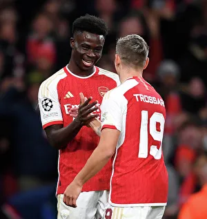 Arsenal Celebrate Leandro Trossard's Goal: Bukayo Saka's Emotional Reaction (Champions League 2023/24)
