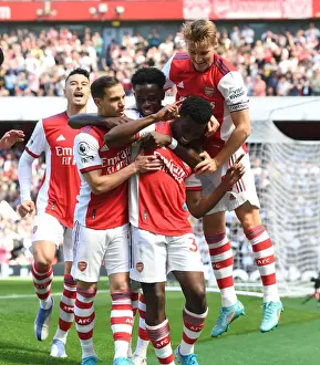Arsenal Celebrate Nketiah's Goal: Arsenal v Leeds United, Premier League 2021-22