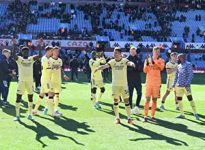 Arsenal Celebrate Victory over Aston Villa in Premier League Clash