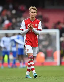 Arsenal Celebrate Victory Over Brighton & Hove Albion in Premier League