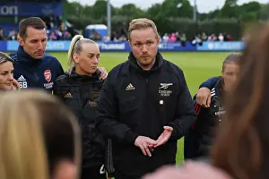 Arsenal Celebrate Victory: Jonas Eidevall Leads Team Huddle after Everton Clash in FA Women's Super League