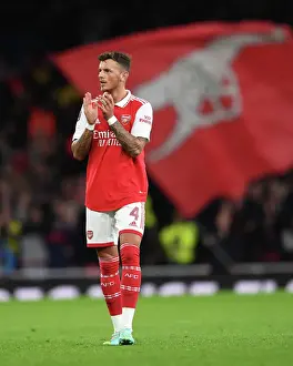 Arsenal Celebrate Victory Over PSV Eindhoven in Europa League