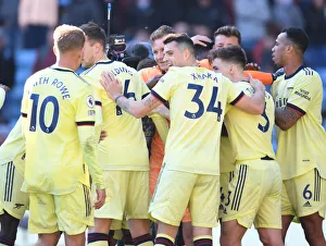Arsenal Celebrate Win Against Aston Villa in Premier League