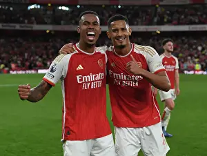 Arsenal Celebrate Win Over Manchester City in 2023-24 Premier League
