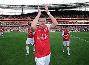 Arsenal Celebrates Derby Victory: Arsenal vs. Tottenham, Premier League 2011-12
