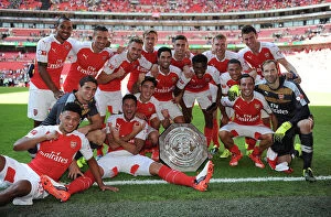 Arsenal v Chelsea - Community Shield 2015-16 Collection: Arsenal Celebrates FA Community Shield Win Against Chelsea (2015-16)