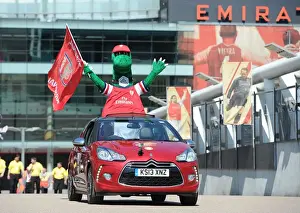 Arsenal Trophy Parade 2014 Prints: Arsenal Celebrates FA Cup Victory: Parade through Islington, London (2014)