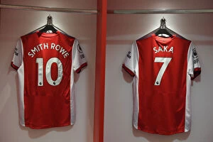 Arsenal v Manchester City 2021-22 Collection: Arsenal Changing Room: Emile Smith Rowe and Bukayo Saka Shirts Before Arsenal vs Manchester City