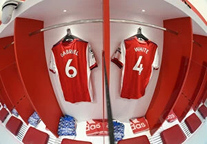 Arsenal v Liverpool 2021-22 Collection: Arsenal Changing Room: Gabriel and Ben White Gear Up for Arsenal vs