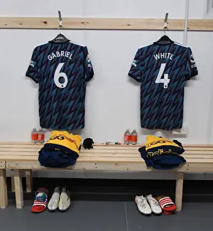 Arsenal Changing Room: Gabriel and Ben White Gear Up for Leeds United Clash (Premier League 2021-22)