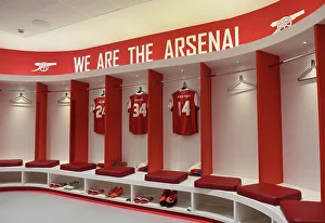 Arsenal V Juventus 2022-23 Prints: Arsenal Changing Room: Nelson, Xhaka, Nketiah Prepare for Arsenal vs Juventus (2022-23)