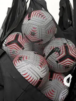 Arsenal Changing Room: Nike Balls for Empty Stands - Arsenal vs Aston Villa, Premier League 2020-21