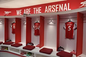 Images Dated 1st January 2022: Arsenal Changing Room: Pre-Match Focus before Arsenal vs Manchester City (Premier League 2021-22)