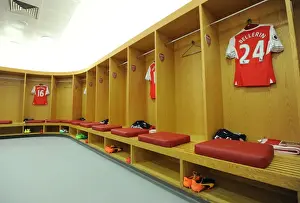 Arsenal V Everton 2016-17 Prints: Arsenal Changing Room: Pre-Match Preparation (Arsenal vs. Everton, 2016-17)