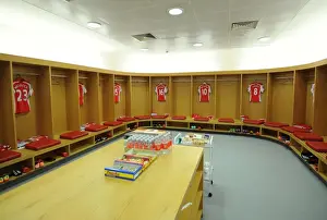 Arsenal Changing Room: Preparing for the Derby - Arsenal vs. Tottenham Hotspur (2014-15)