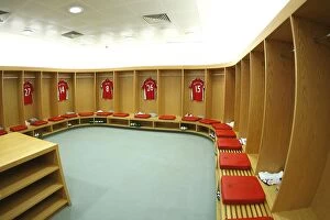 Images Dated 16th August 2008: The Arsenal changingroom before the match