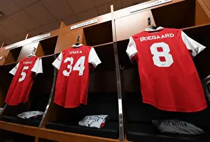 Arsenal and Chelsea Prepare for Florida Cup Clash: A Glimpse into the Team Changing Rooms