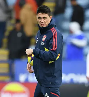 Arsenal Coach Carlos Cuesta Gears Up for Leicester City Showdown (2022-23)