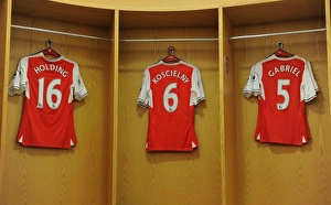 Arsenal V Everton 2016-17 Prints: Arsenal Defenders Unity: Holding